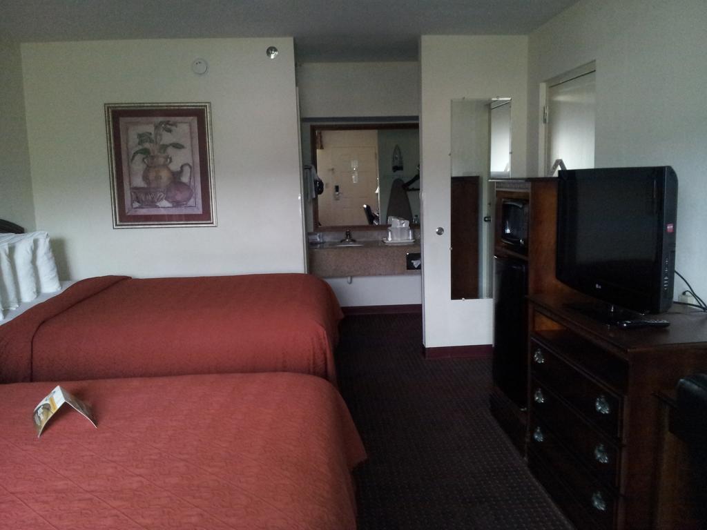 Quality Inn Pelham I-65 Exit 246 Ngoại thất bức ảnh