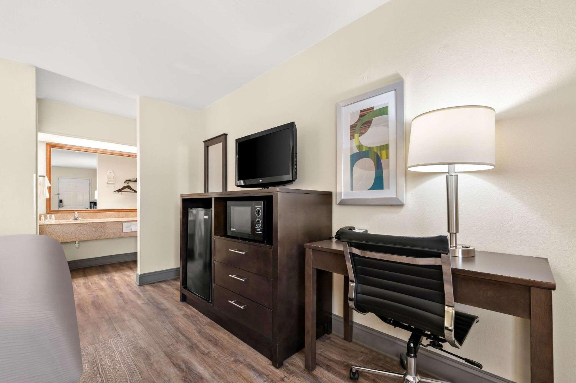 Quality Inn Pelham I-65 Exit 246 Ngoại thất bức ảnh
